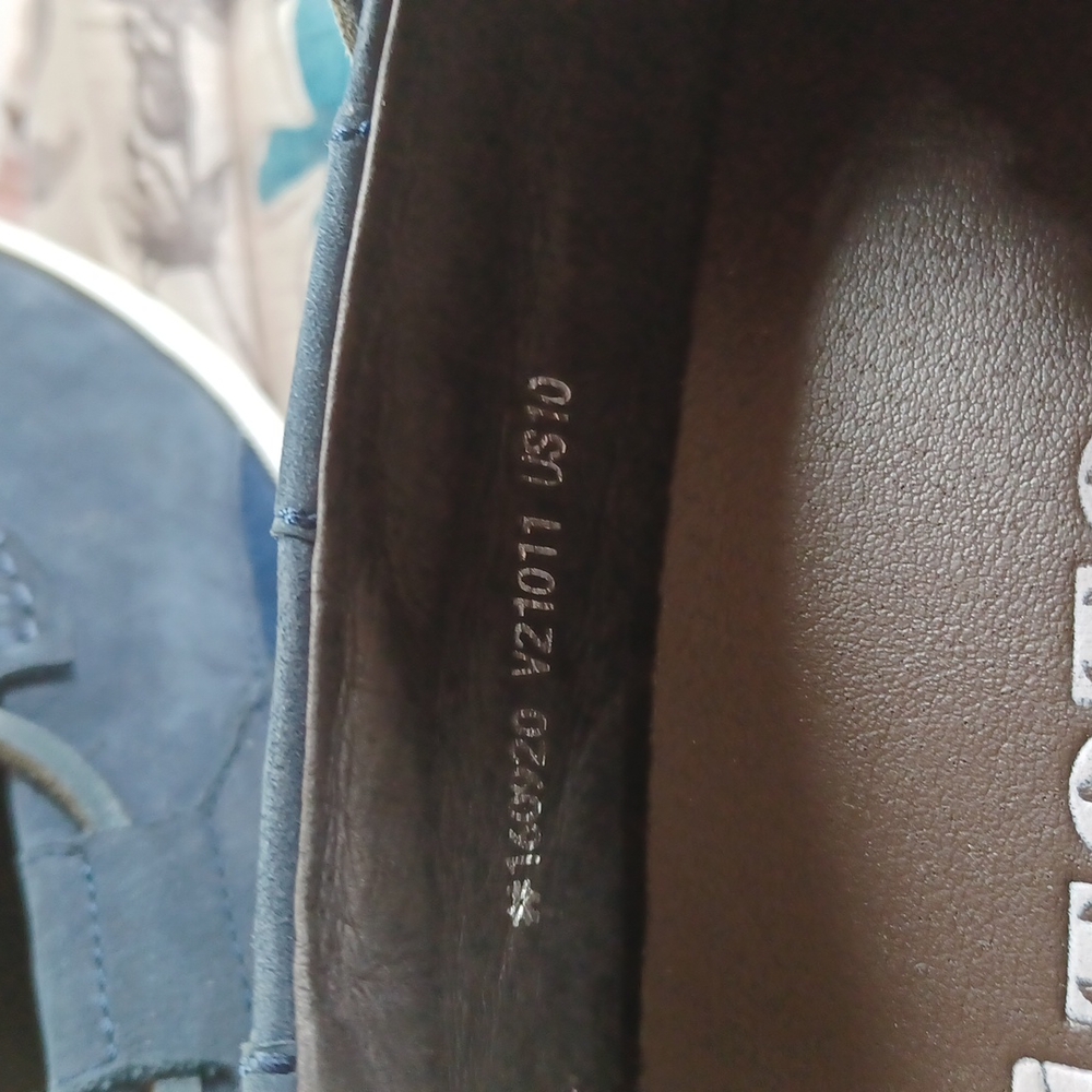NWOB MEN'S BLUE SUEDE SHOES - Picture 7 of 7